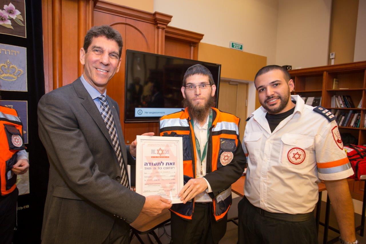 בכירי מד"א הכשירו את שלוחי חב"ד ברוסיה להציל חיי אדם