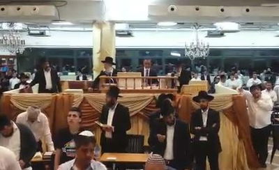 צפו בווידאו: ציון יחזקאל במעמד הסליחות ב'אור החיים'