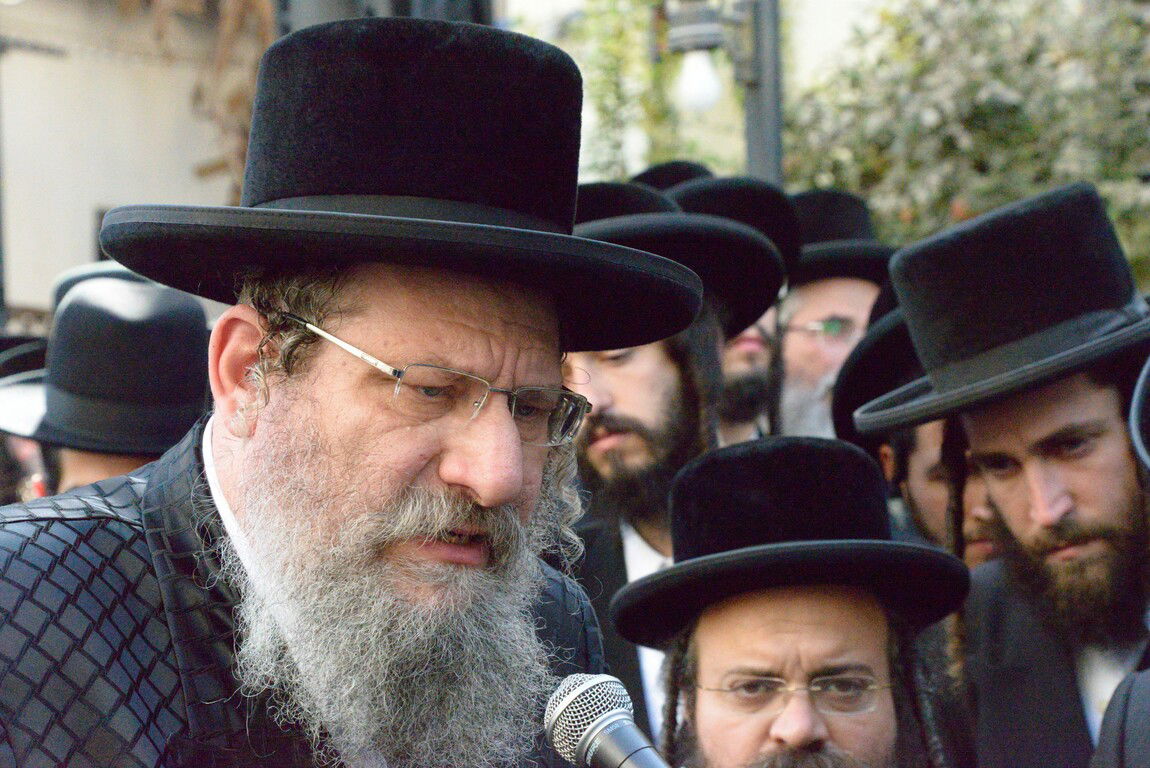 בקול בוכים: הבן מלונדון הספיד את הרבנית מנאראל