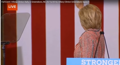 מנופפת לקיר?