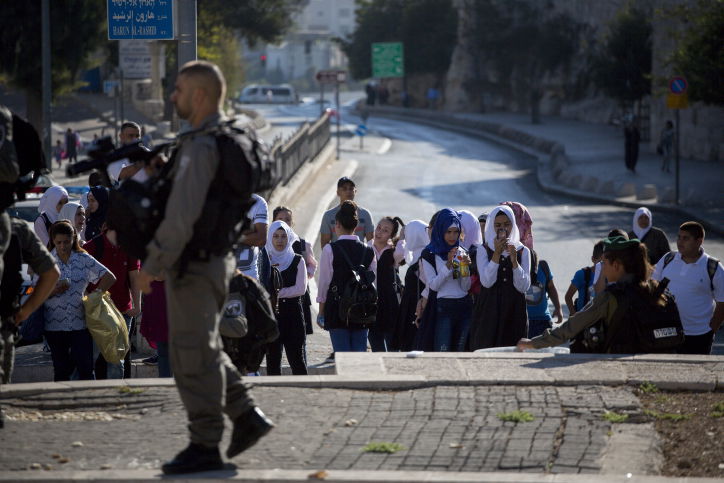 הטיפול במחבל בזירת הפיגוע. וידאו ותמונות