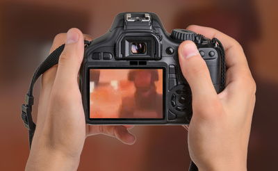 באמצע הצילומים לכתבה: טנק התפוצץ מאחורי העיתונאי