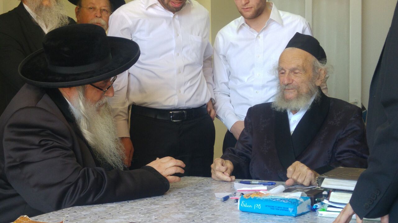 הרבי מצאנז ביקש ברכה מהגאון רבי יעקב אדלשטיין