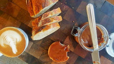 לממרח "נוטלה" של שוקולד חלב ואגוזי לוז