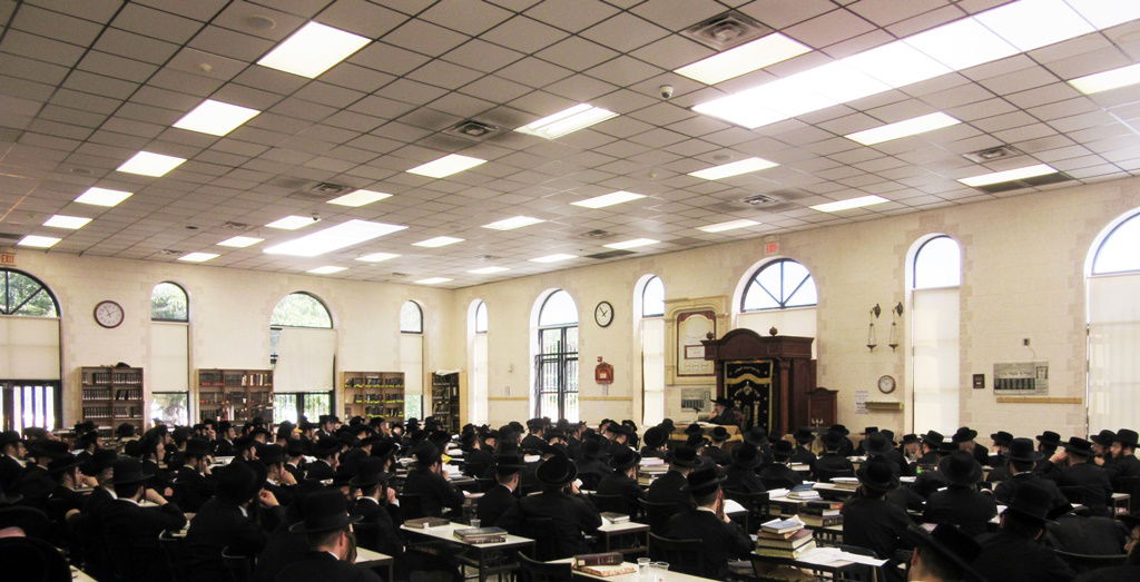 הרבי מסאטמר "מדבר בלימוד" עם הבחורים