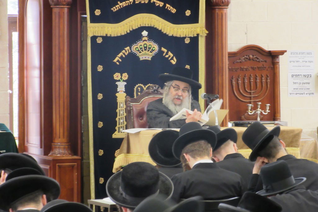 הרבי מסאטמר "מדבר בלימוד" עם הבחורים