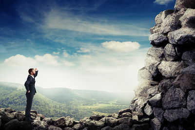 לעבור את הר המטלות בקלות. אילוסטרציה