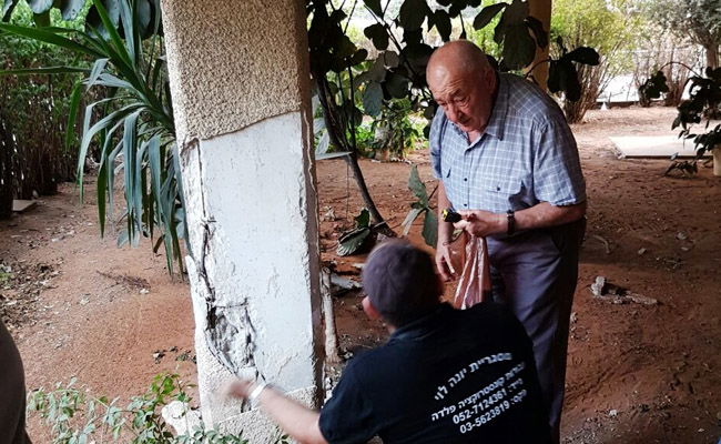 בני ברק: חשש להתמוטטות בניין בסמוך לבית מרן הגראי"ל שטיינמן