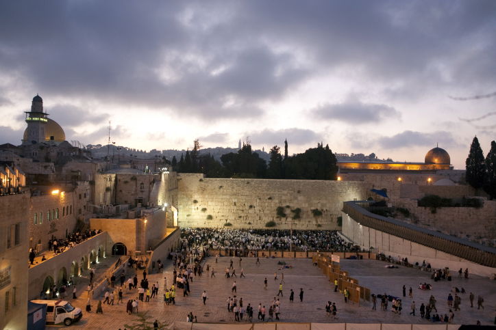 "משגיח שבת": מפקח על מצלמות אבטחה