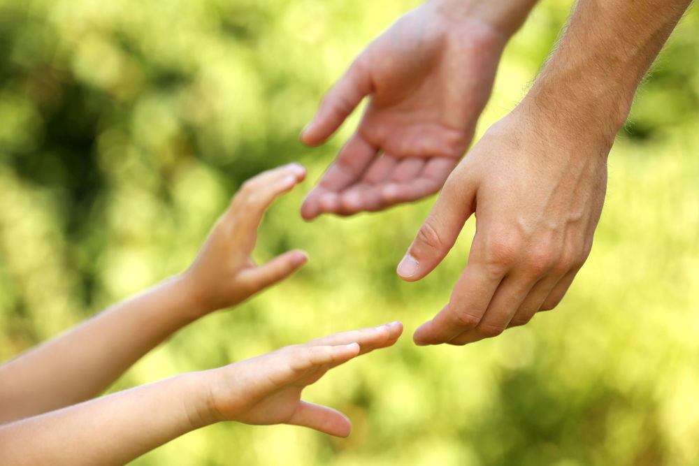 האם מנעה מהאב לשמור על קשר עם ילדתו. אילוסטרציה