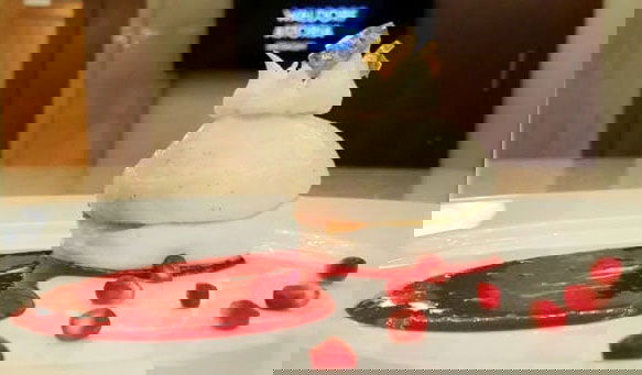 פבלובה חגיגית במילוי ג'לי רימונים - פרווה