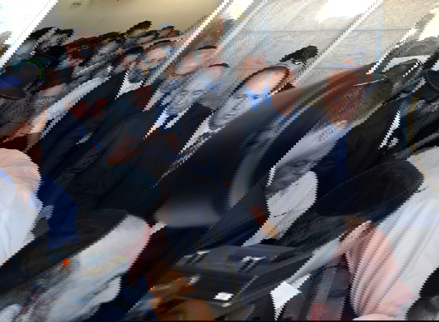 פרס במסע הלוויה של מרן הגר"ע יוסף זצ"ל ב-2013