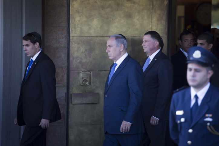 נפרדים: ארונו של שמעון פרס ז"ל הוצב ברחבת הכנסת