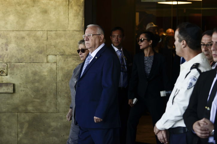 נפרדים: ארונו של שמעון פרס ז"ל הוצב ברחבת הכנסת