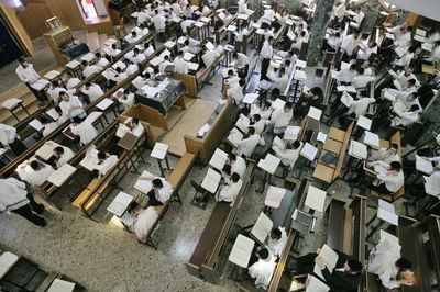 נושמים לרווחה: הקיצוץ במלגת האברכים יוקפא זמנית