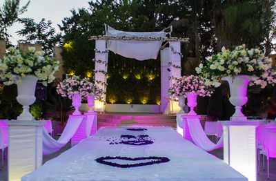 איך מתכוננים לחופה? סדר בבלגן. בשמחות. אילוסטרציה