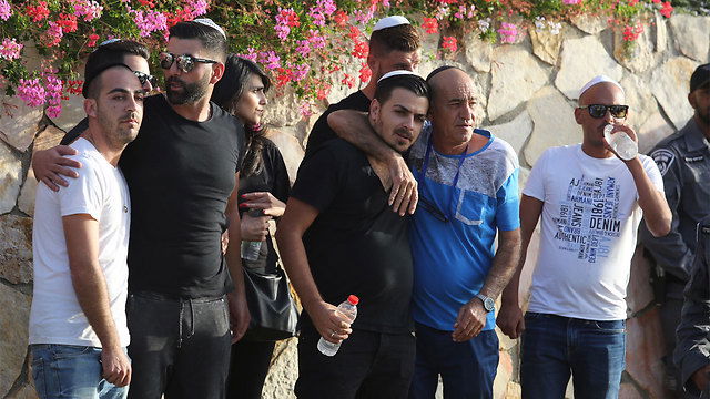 חצי שנה אחרי החתונה - הלוויה: "בורא עולם, תעיר אותנו!"