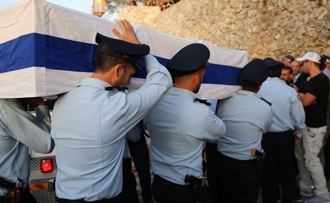 חצי שנה אחרי החתונה - הלוויה: "בורא עולם, תעיר אותנו!"