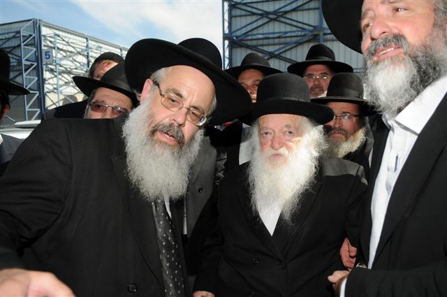 הגר"ח קנייבסקי שליט"א בביקור נדיר במפעל שניב