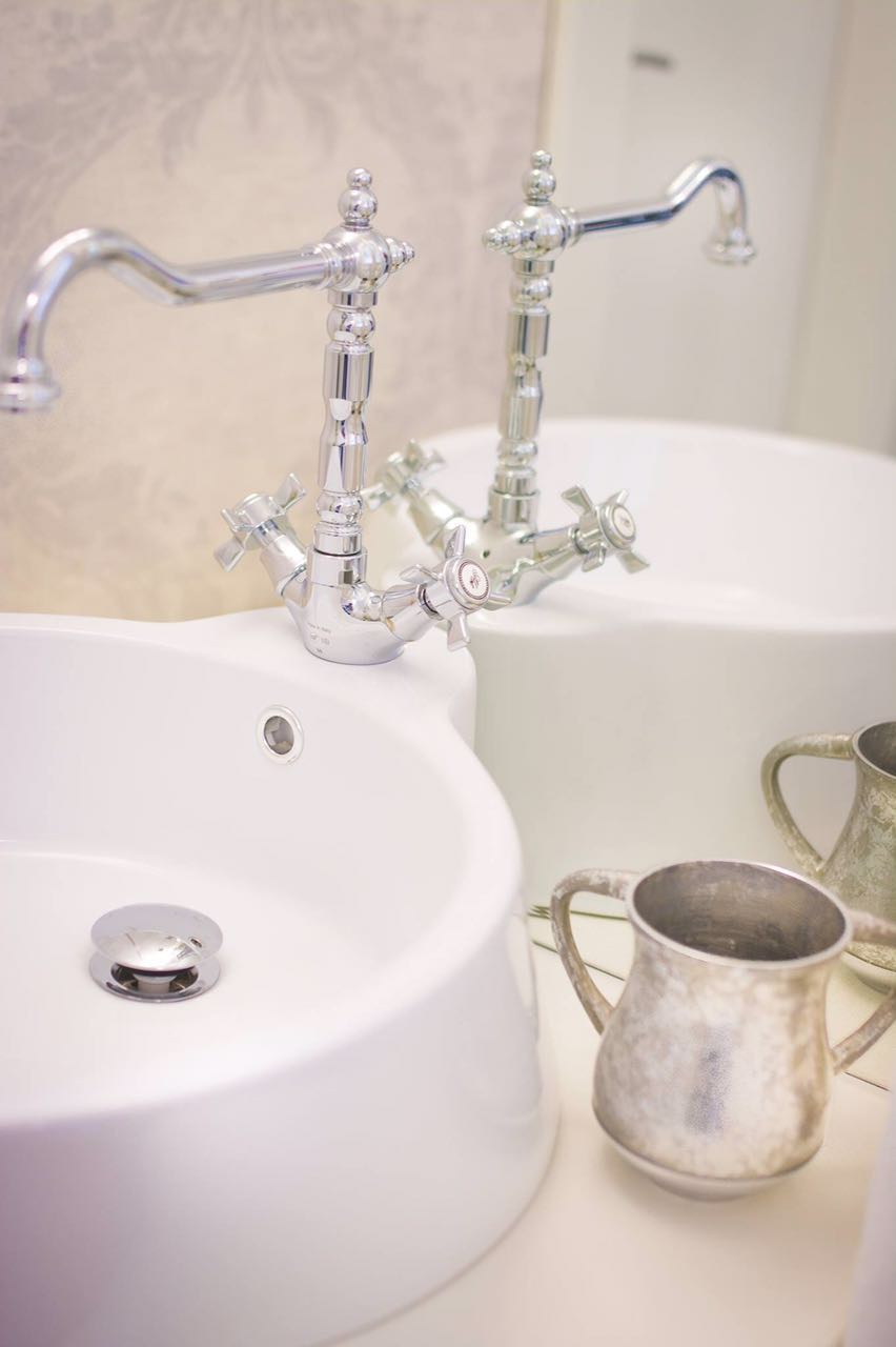 בבירת סרביה נחנך אחד מבתי חב"ד המפוארים בעולם