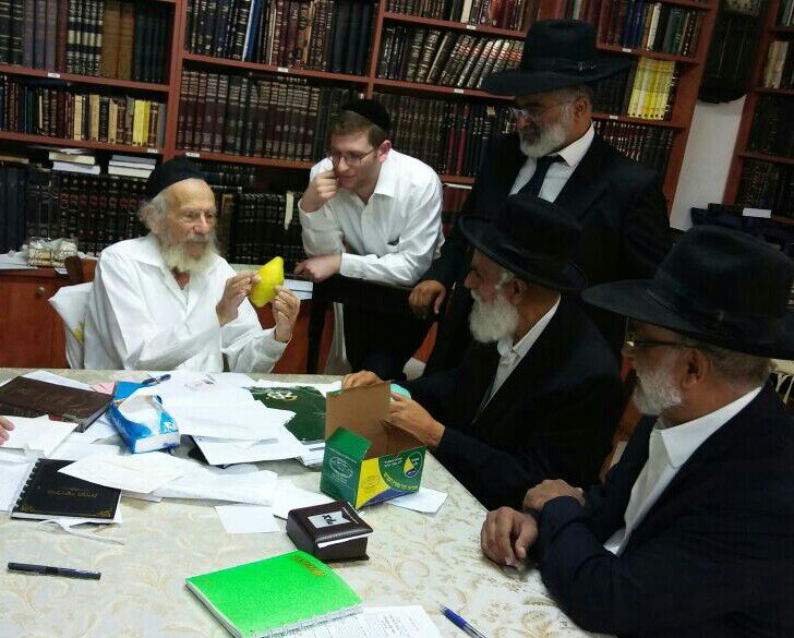 הגר"ש מחפוד התברך אצל הגר"י אדלשטיין. צפו