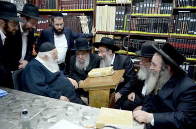 מנהלי "דור ישרים" אצל הגר"ח קנייבסקי