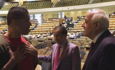 "קח את פתח תקווה" - הציע הקומיקאי לשגריר הפלסטיני באו"ם