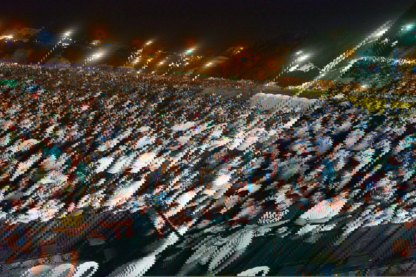 שמחה ו"אווירה של אחדות" באמפי בית שמש.