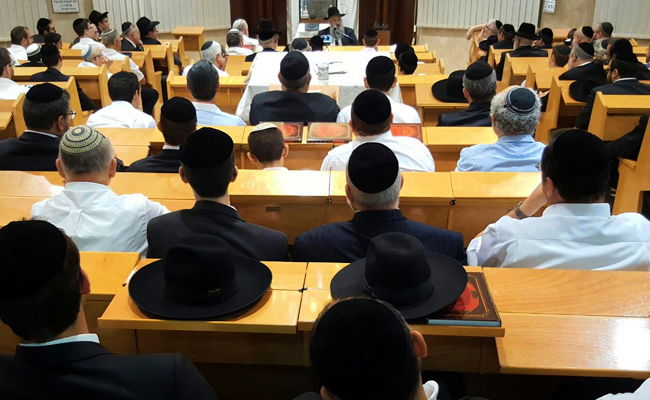 ליל הושענא רבה: מאות בשיעור של המגיד הרב לווינשטיין