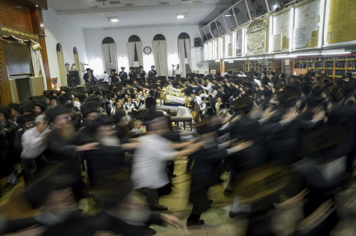 רחובות: הקפות שניות בקרעטשניף. תיעוד