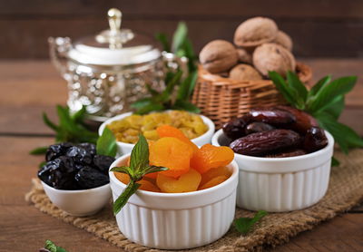 פירות יבשים ממתיקים את מנת הבשר