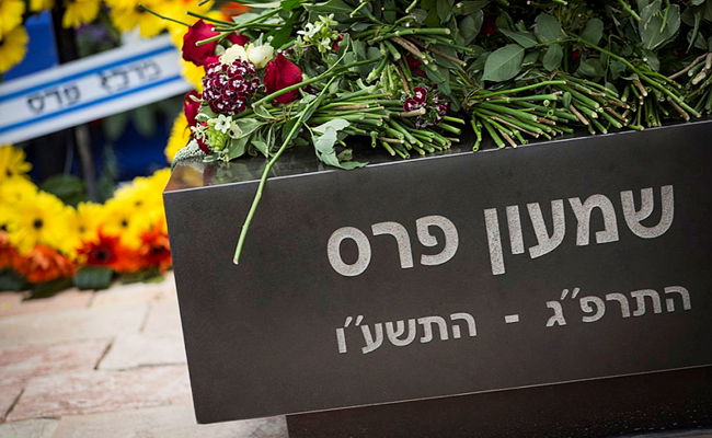 אחרי השלושים: מה חרדים חיפשו בהלווית פרס?