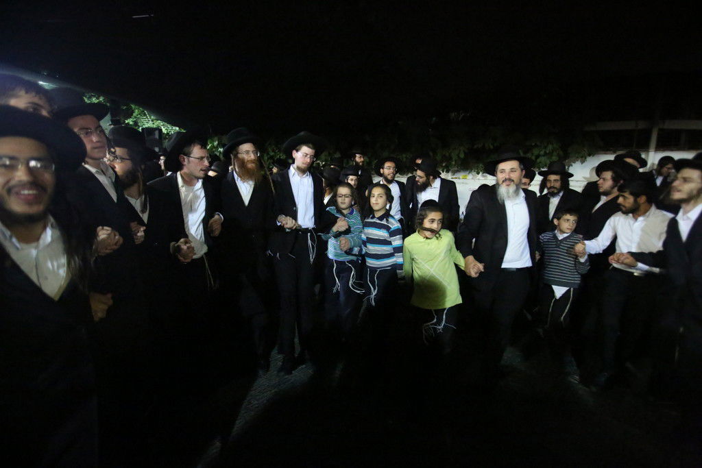 אלפים בהילולת שמעון הצדיק בשייח ג'ראח • צפו