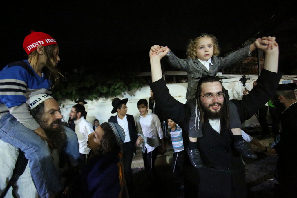 אלפים בהילולת שמעון הצדיק בשייח ג'ראח • צפו