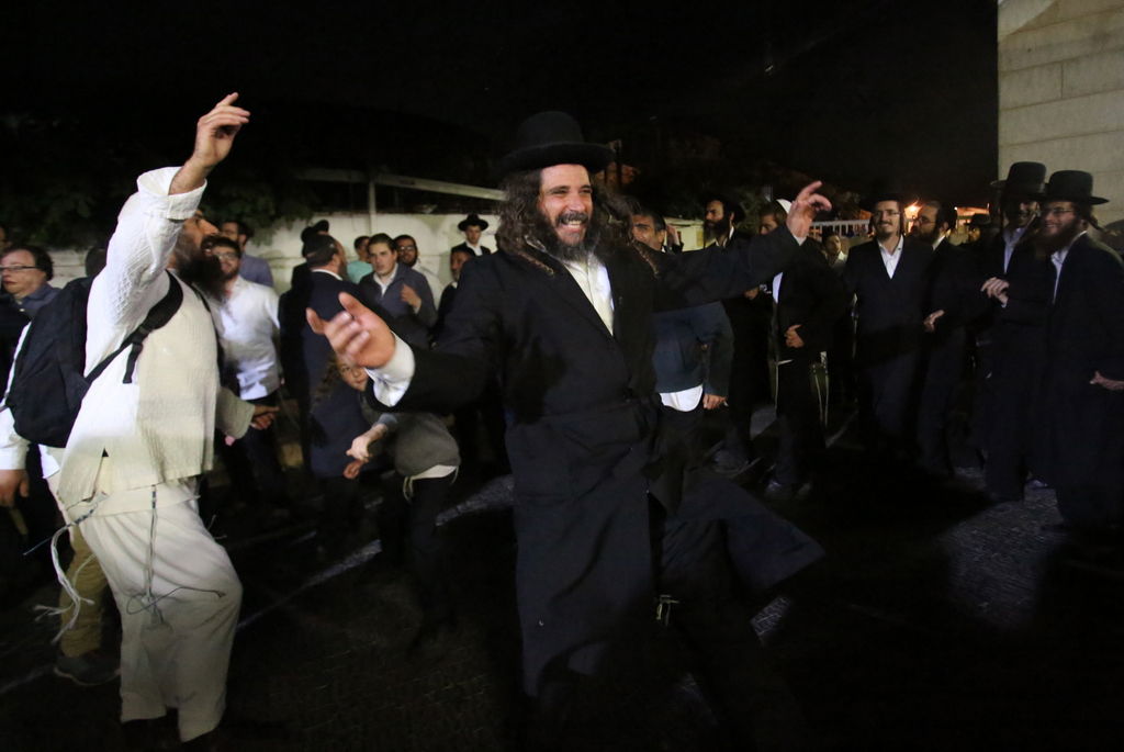 אלפים בהילולת שמעון הצדיק בשייח ג'ראח • צפו