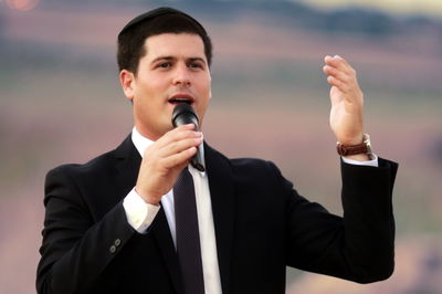 "עמלים בתורה" – סינגל בכורה לקובי וינר