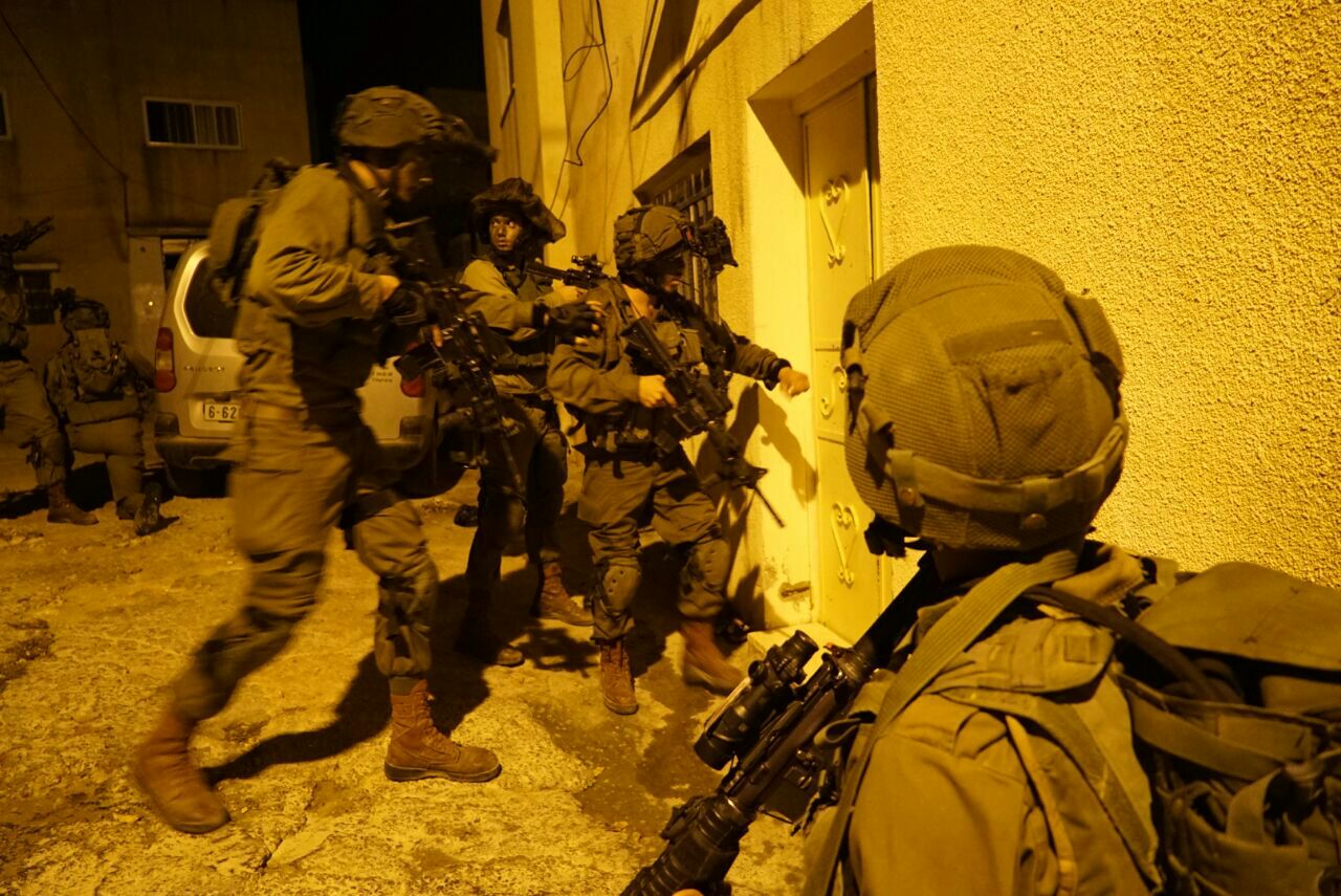 פיגוע הירי ליד רמאללה: צה"ל פשט על בית המחבל