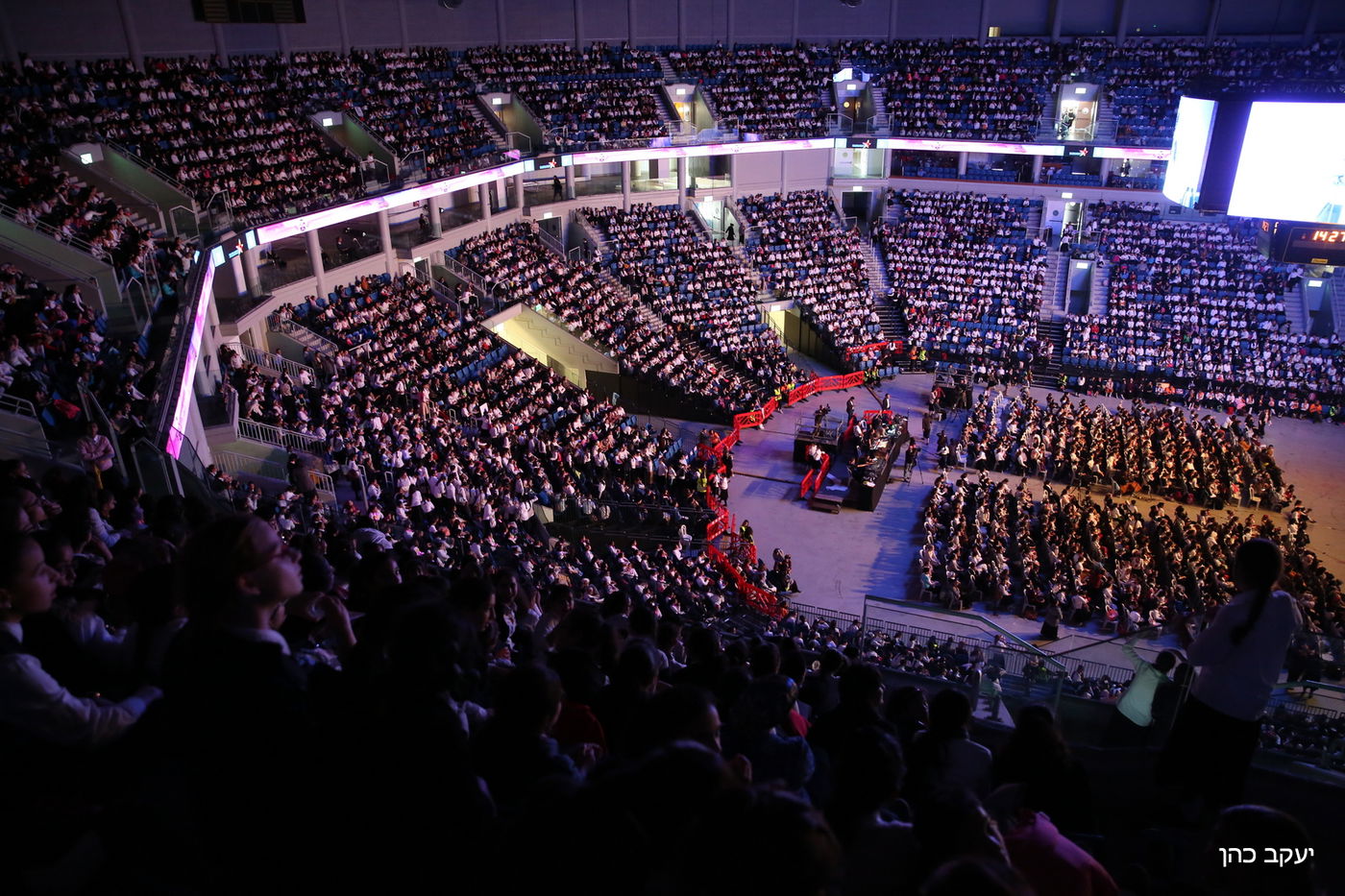 רבבת תלמידות 'בני יוסף' בעצרת ענק ב'הארנה'