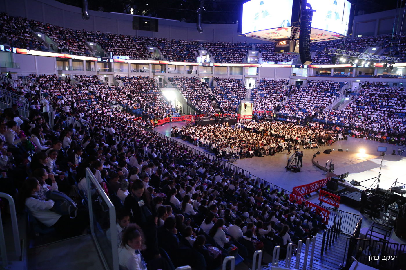 רבבת תלמידות 'בני יוסף' בעצרת ענק ב'הארנה'