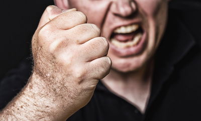 "מסע איומים ולחצים קשים מצד גורמים שונים" טוען עורך הדין של הבכיר