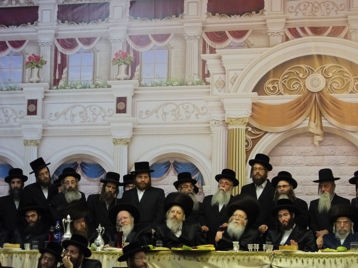 וידאו ותמונות: אירוסי נכדת האדמו"ר מקרעטשניף