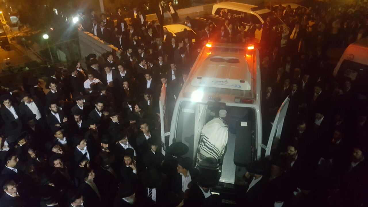 המונים ביכו בפוניבז' את ה"אבידה הגדולה"