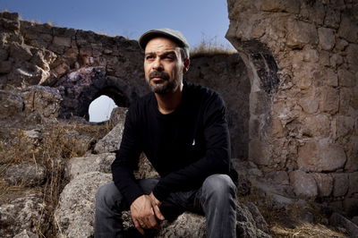 עמיר בניון בסינגל חדש - "מילה ברוח"