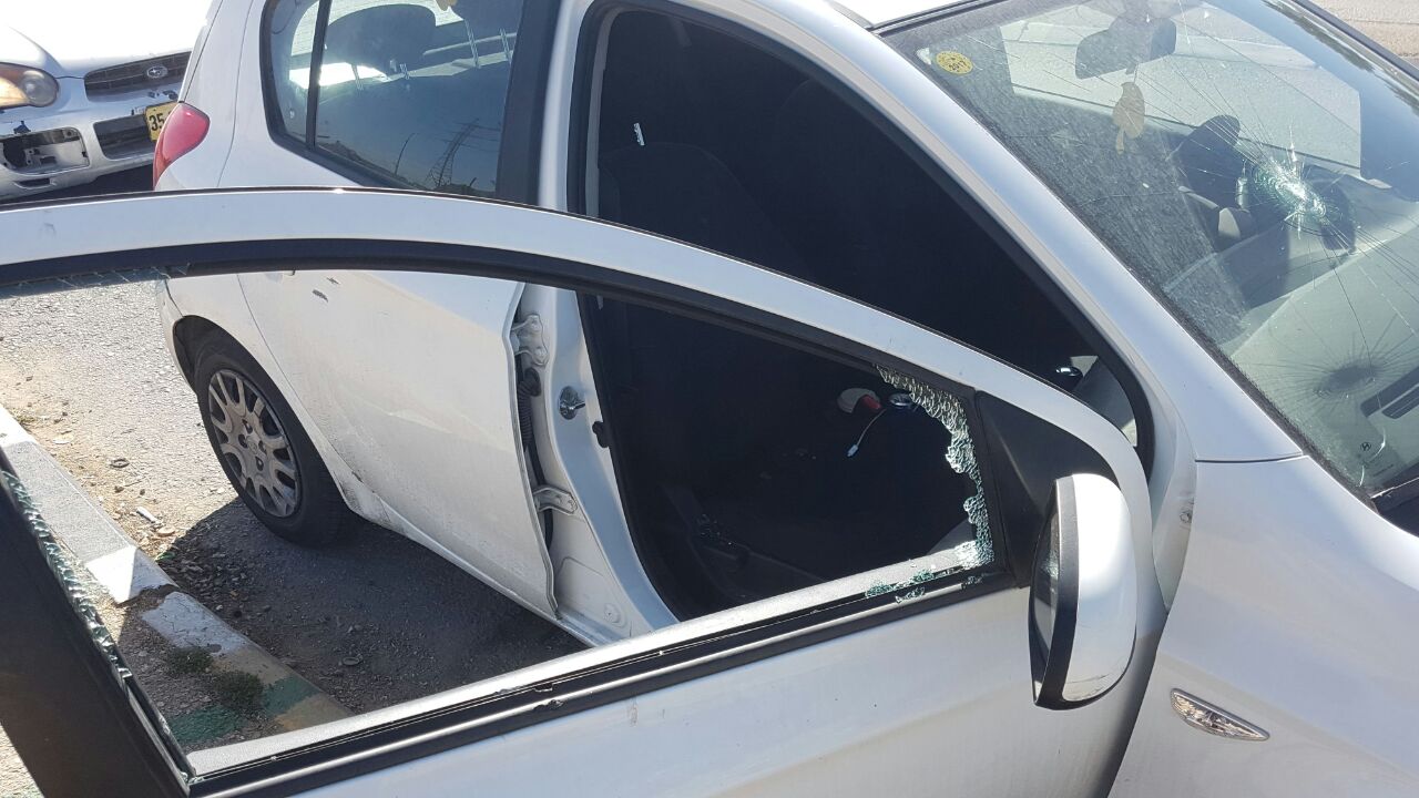 סגן עורך 'משפחה' אהרן גרנות נרגם באבנים וניצל