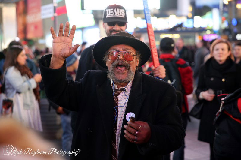 המתח הלילי, ההתרגשות והדרמה בטיימס סקוור | תיעוד ענק
