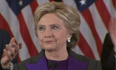 אמש, היא דמעה מעט. קלינטון