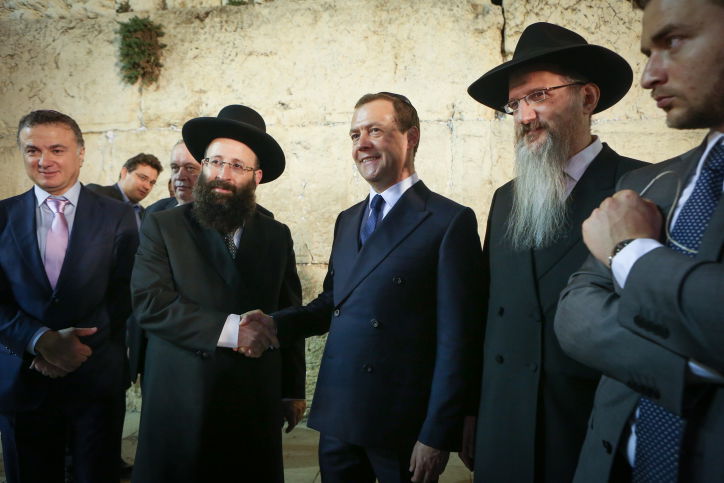 ראש ממשלת רוסיה ביקר בכותל המערבי | צפו