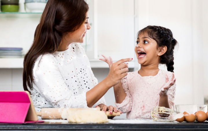 להפוך את התסריט ולשמוע מהם יותר