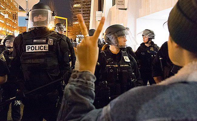 הפגנה בפורטלנד נגד בחירת טראמפ