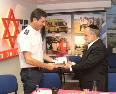 ביקור סגן שר האוצר יצחק כהן במד"א